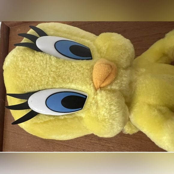 Tweety Bird 13” Plush Looney Tunes Six Flags Theme Parks Warner Bros Yellow READ - Picture 8 of 13